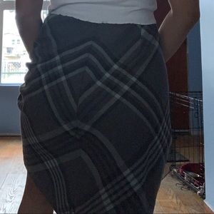 Grey plaid pencil skirt 💨